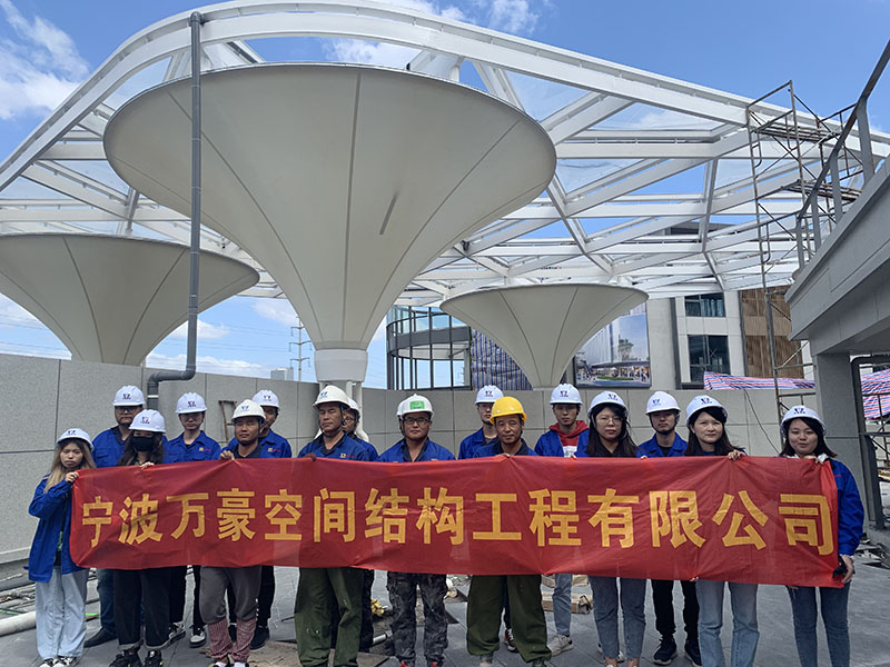 萬(wàn)豪空間結(jié)構(gòu)員工到臺(tái)州大板橋ETFE氣枕天幕項(xiàng)目、溫州鐵定溜溜樂(lè)園ETFE天幕及PTFE景觀傘膜結(jié)構(gòu)工項(xiàng)目學(xué)習(xí)交