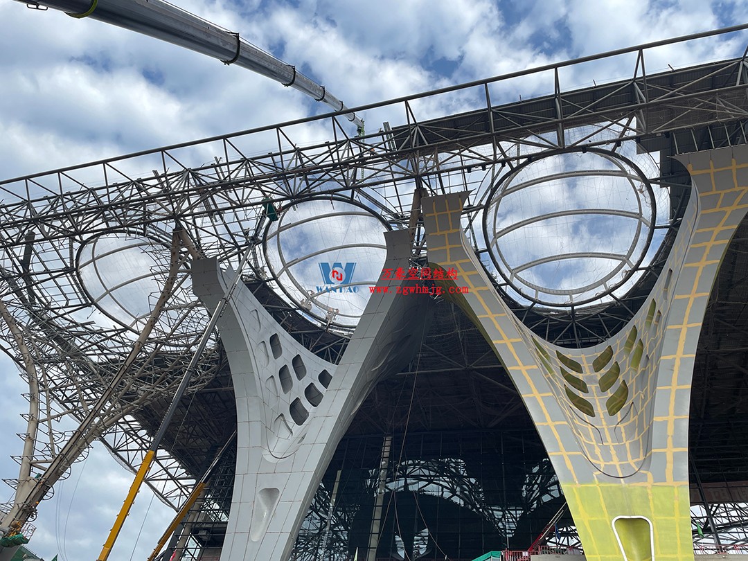 重慶東站站房正在加速建設(shè)，全力繪就項(xiàng)目新篇章