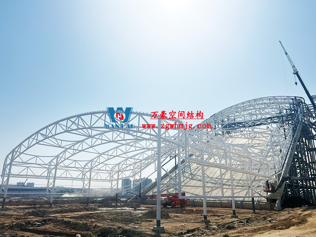 馭風(fēng)逐沙，織就賽道美學(xué)——比亞迪紹興嵊州賽車場(chǎng)干拔沙坡觀景平臺(tái)鋼膜結(jié)構(gòu)
