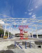 浙江紡織服裝職業(yè)技術(shù)學院東西校區(qū)運動場膜結(jié)構(gòu)項目膜結(jié)構(gòu)安裝中
